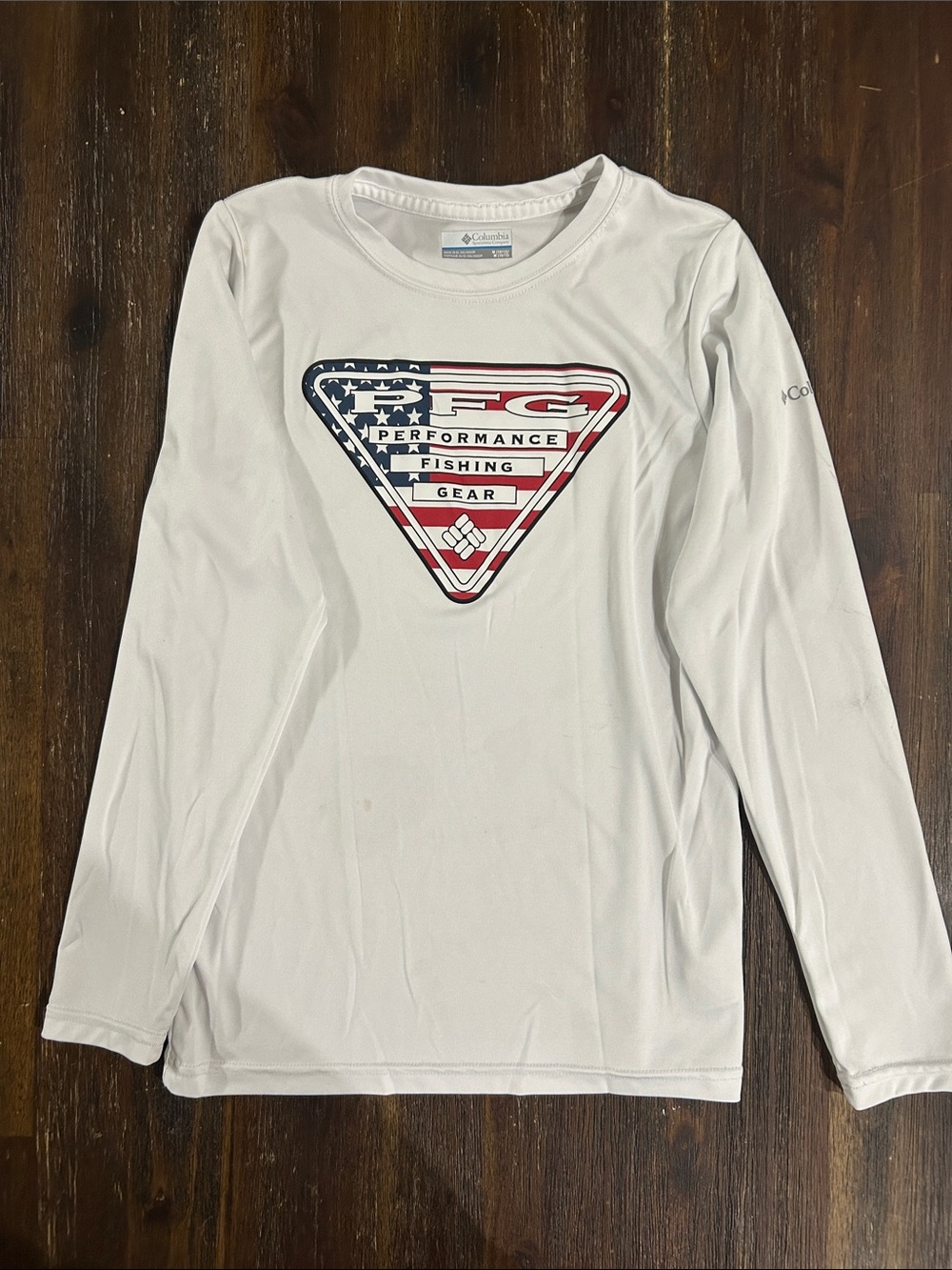 Columbia Boys White Long Sleeve Performance Fishing Gear Tee with Red & Blue